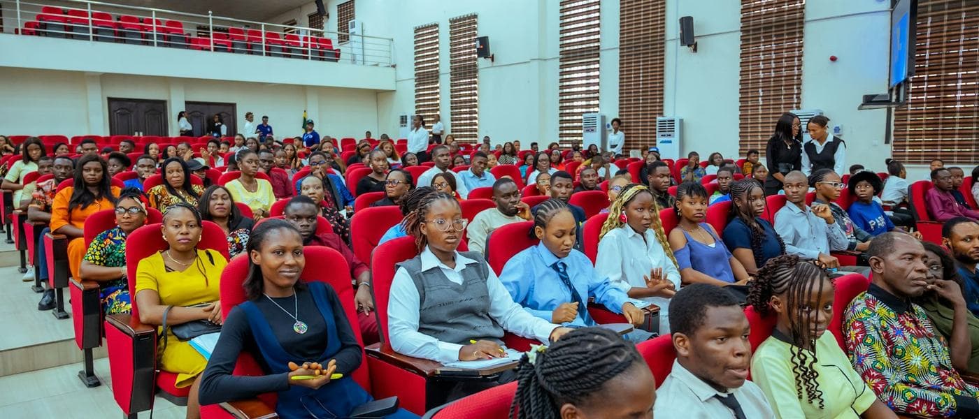 Attendees at a GHERI-UG sustainability symposium session
